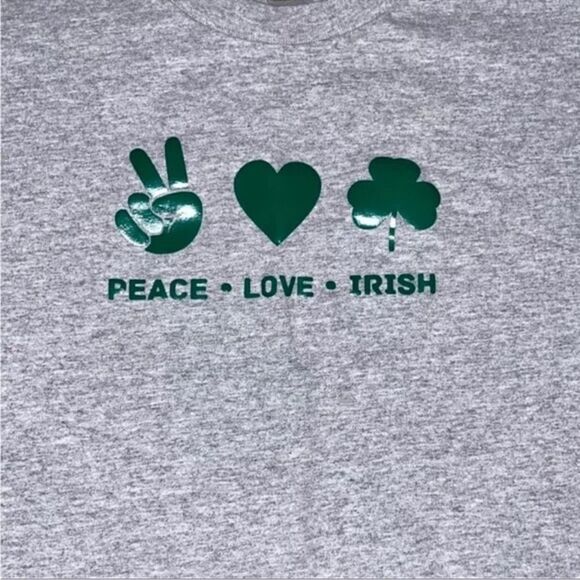 Shirt ST Patrick’s Day Graphic Peace Love Irish T-Shirt Tee Short Sleeve Size XL - Picture 8 of 16